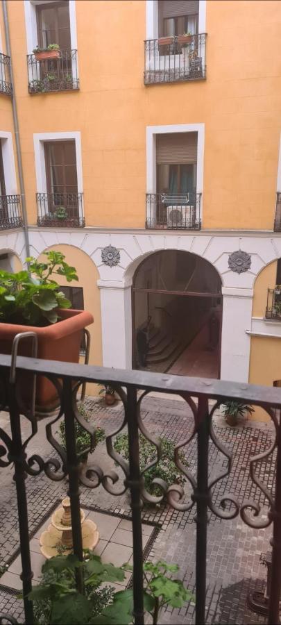 Hostal Andrea Sol Madrid Extérieur photo
