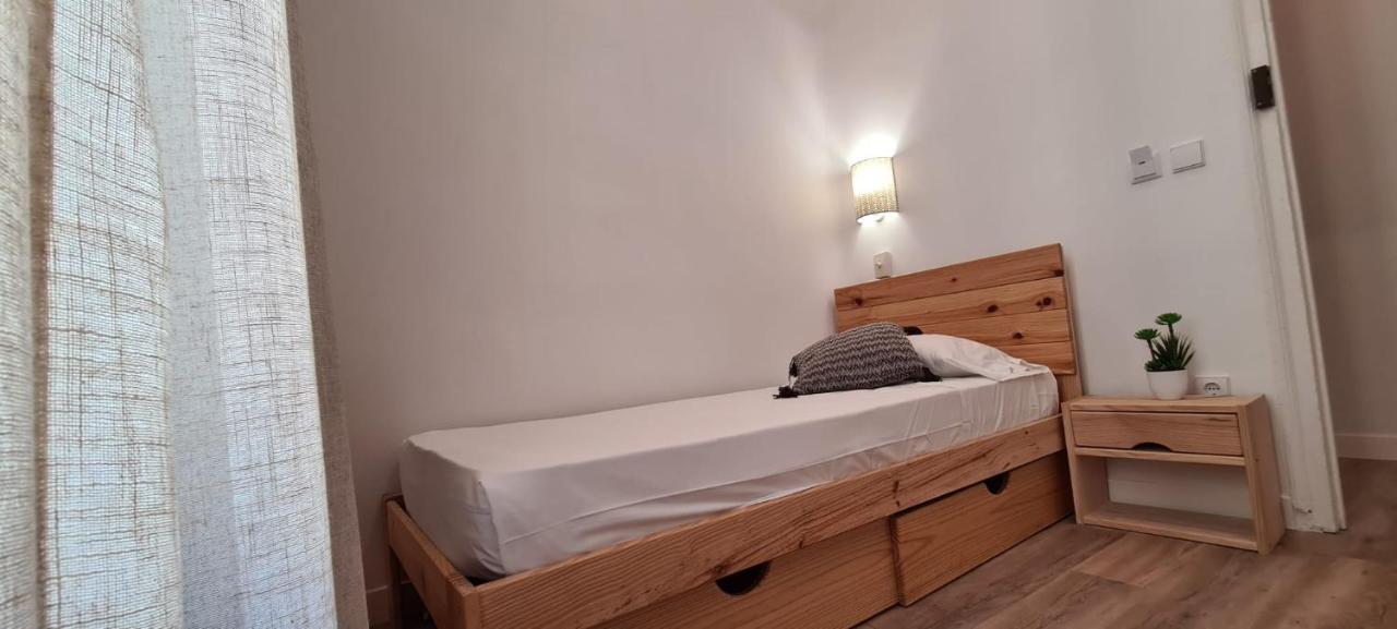Hostal Andrea Sol Madrid Extérieur photo