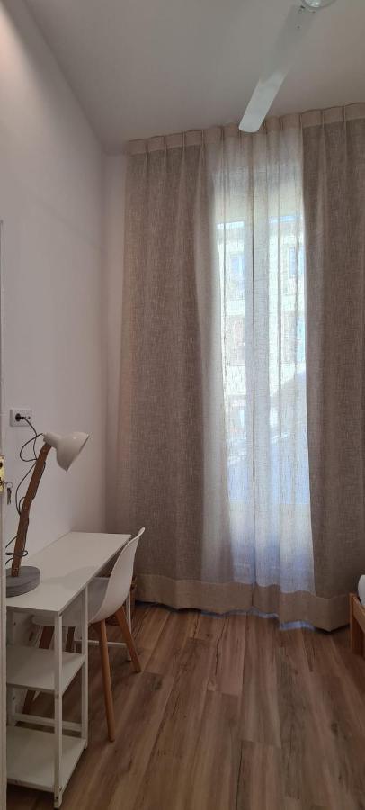 Hostal Andrea Sol Madrid Extérieur photo