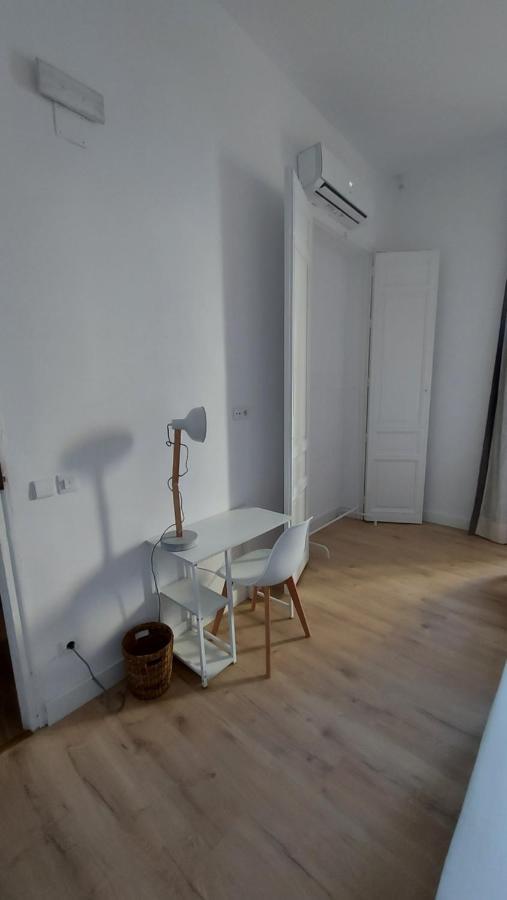 Hostal Andrea Sol Madrid Extérieur photo