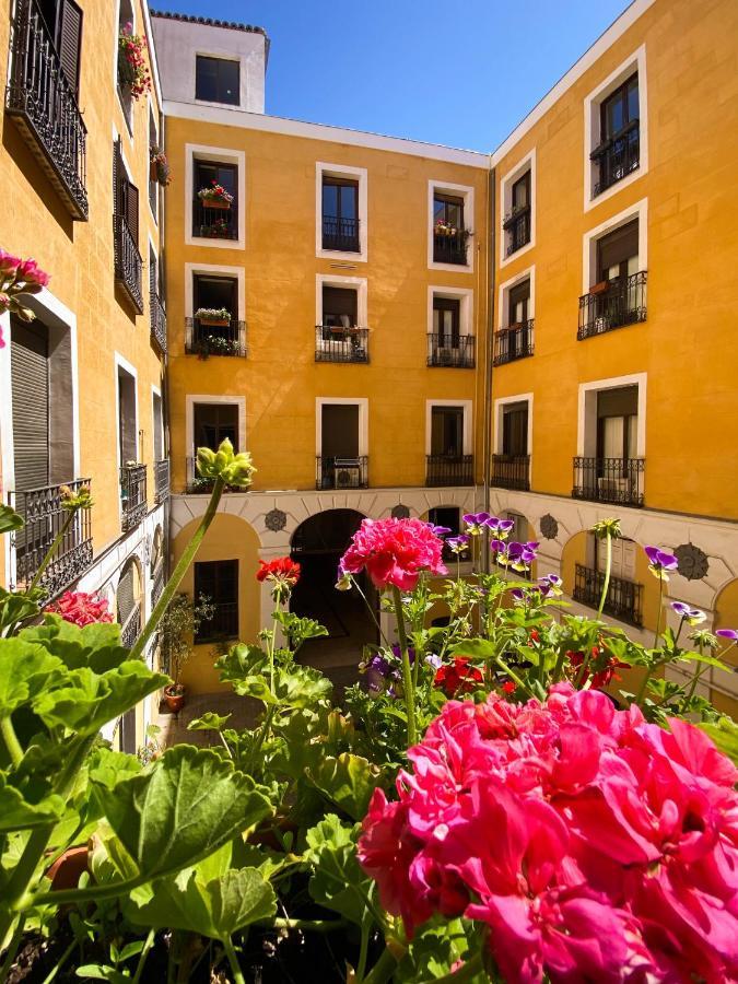 Hostal Andrea Sol Madrid Extérieur photo