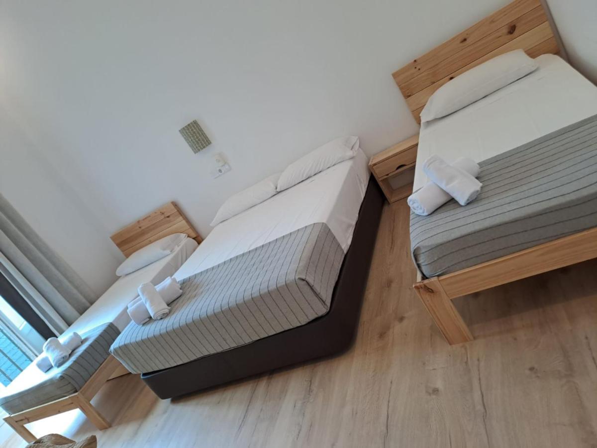 Hostal Andrea Sol Madrid Extérieur photo