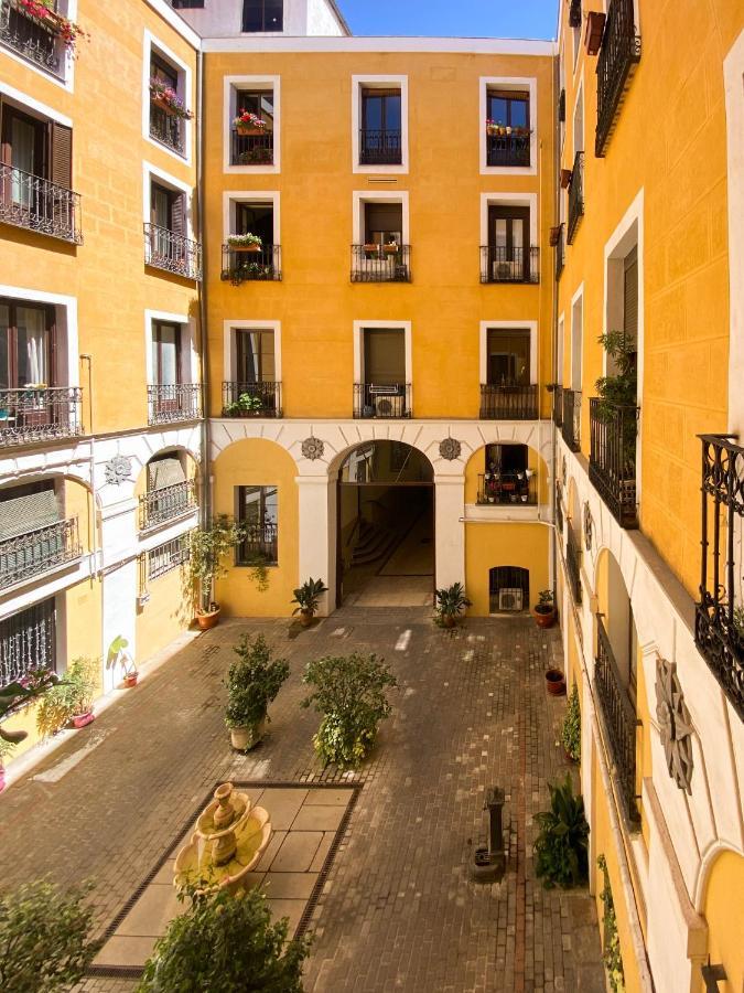 Hostal Andrea Sol Madrid Extérieur photo