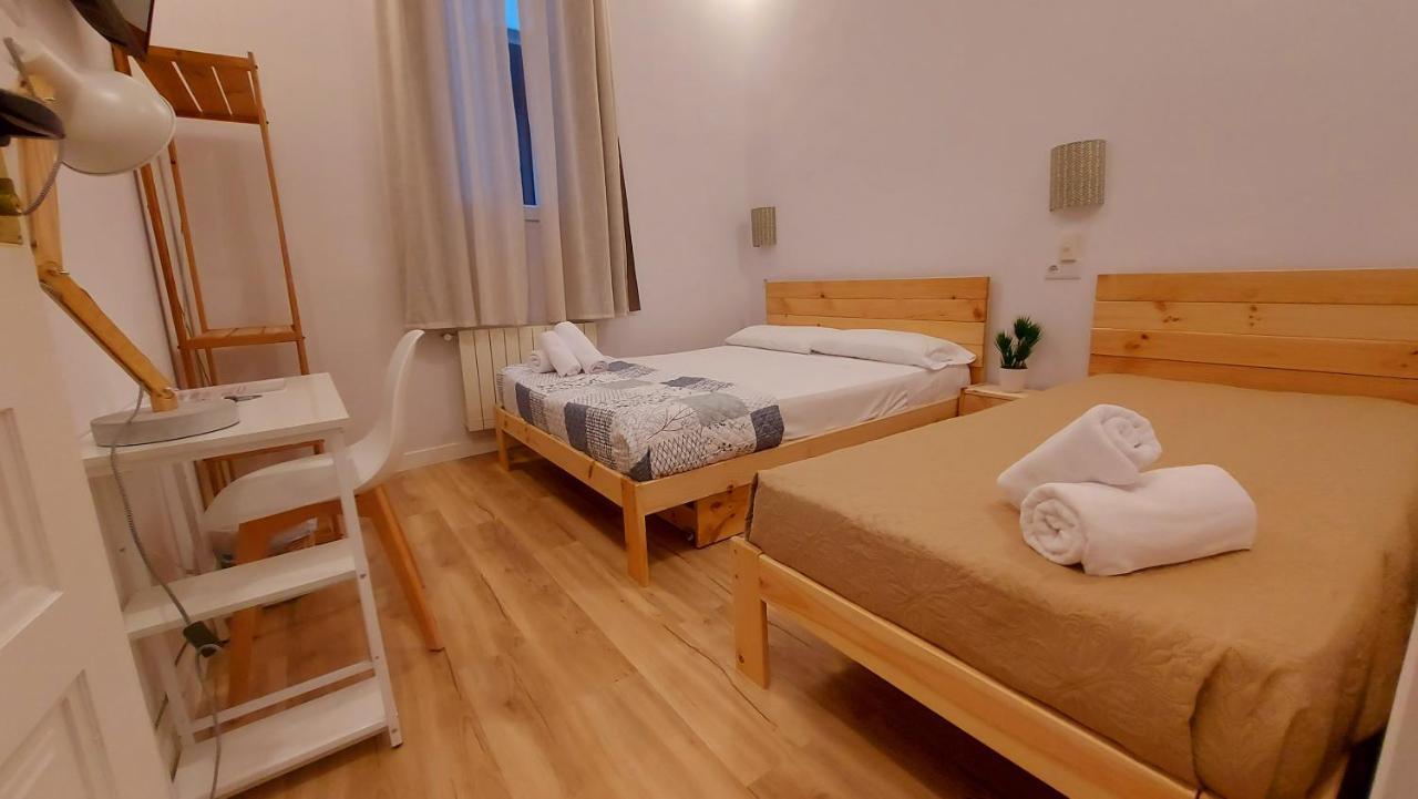 Hostal Andrea Sol Madrid Extérieur photo