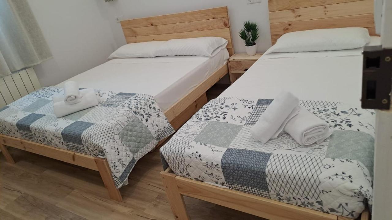 Hostal Andrea Sol Madrid Extérieur photo